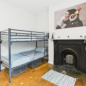Hostel Bunkhouse, Cardiff